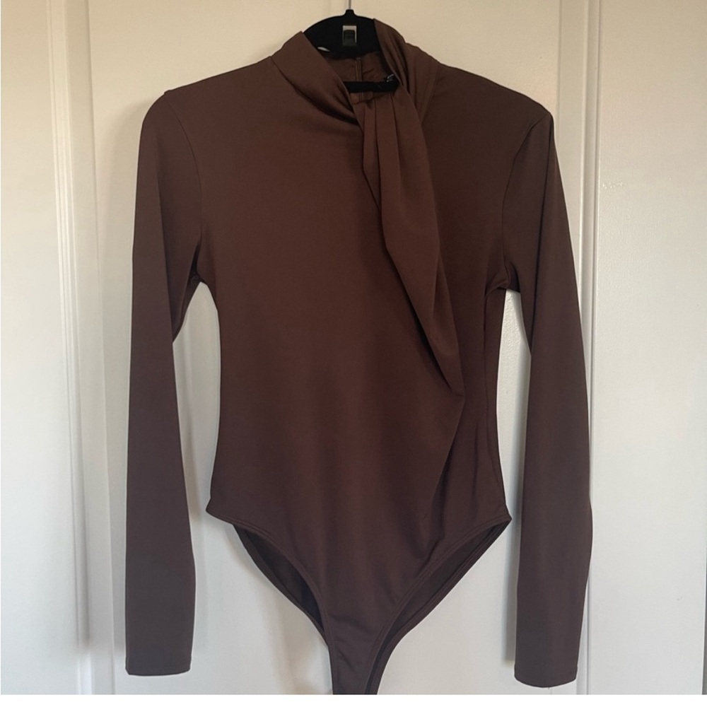 Zara long sleeve twist detail bodysuit